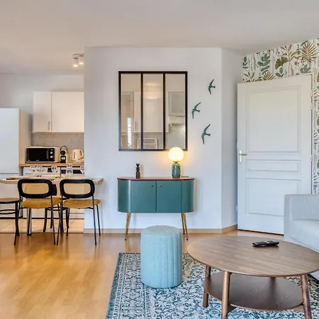 Lejlighed Floria Elegant Avec Balcon Cave Et Parking *
